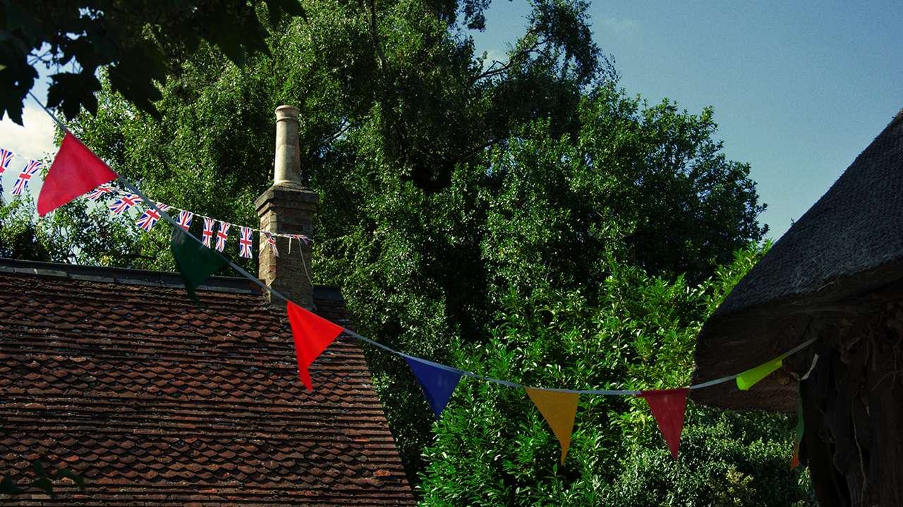 1_FETE_england_bunting_village_rooney_london1 1_FETE_england_bunting_village_rooney_london1